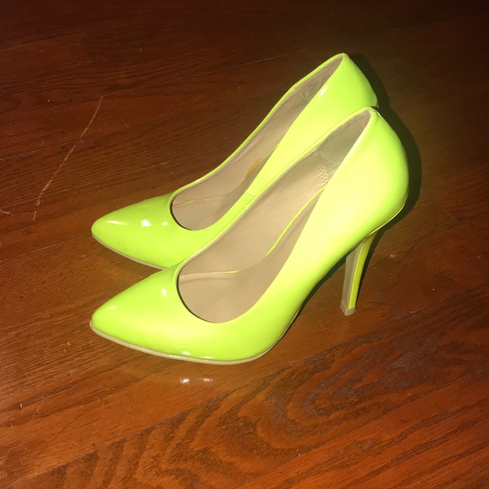 Charlotte Russe neon yellow point toe pumps